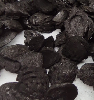 碳化爐+破碎機，輕松加工椰殼碳顆粒用于生產(chǎn)活性炭、燒烤碳棒等等